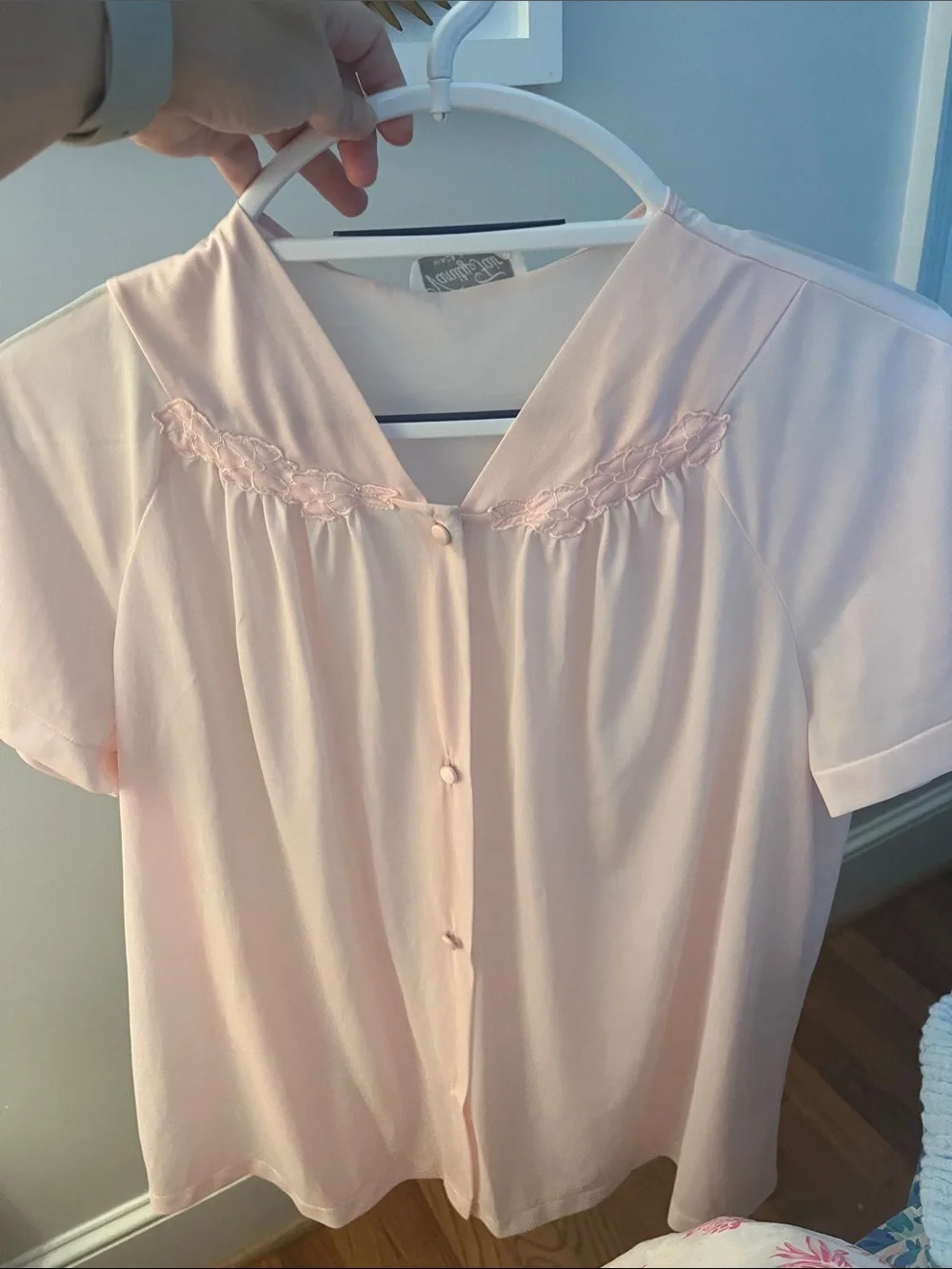 Vanity Fair Pale Pink Ladies Pajama top! Size Large